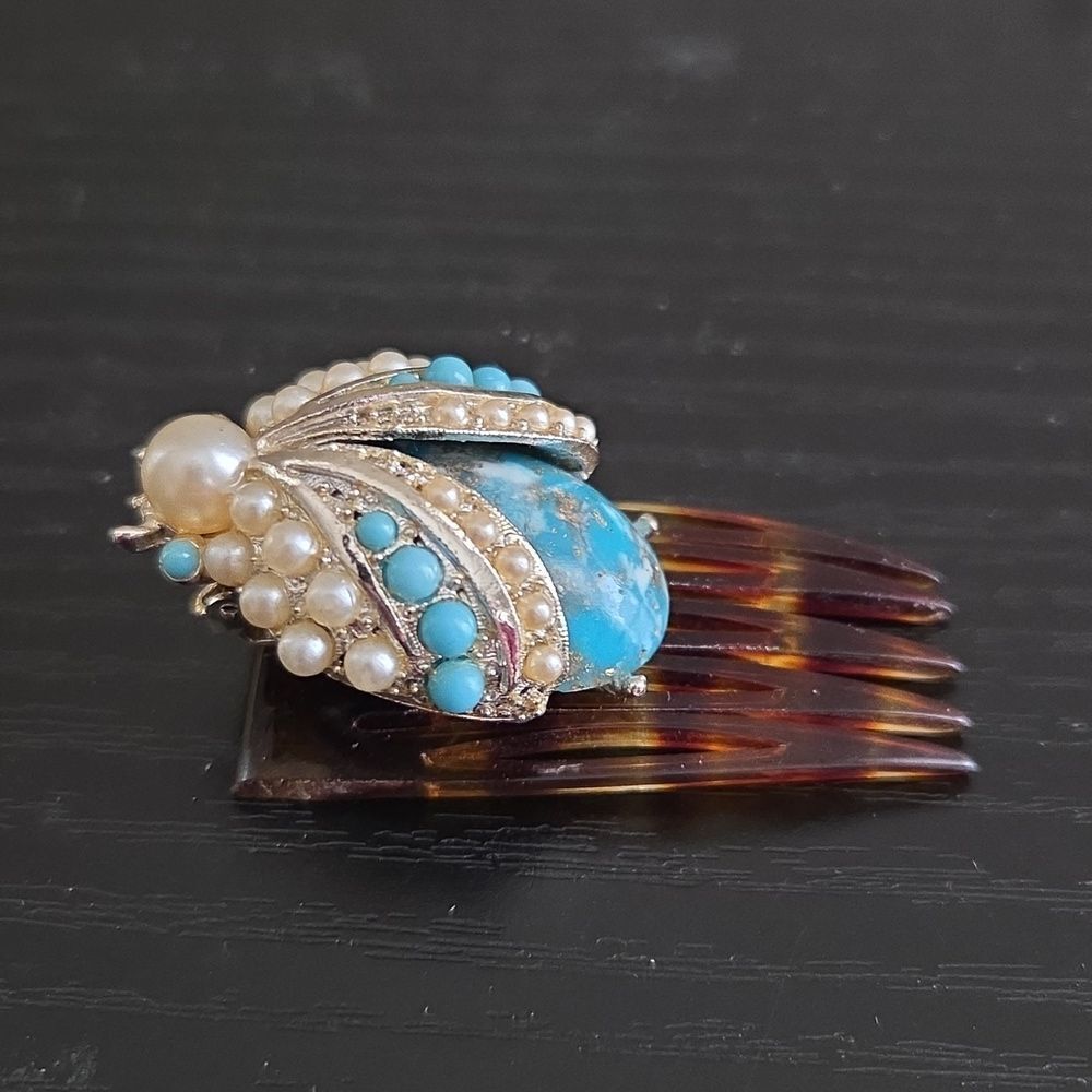 Vintage turqoise and pearl ladybug comb